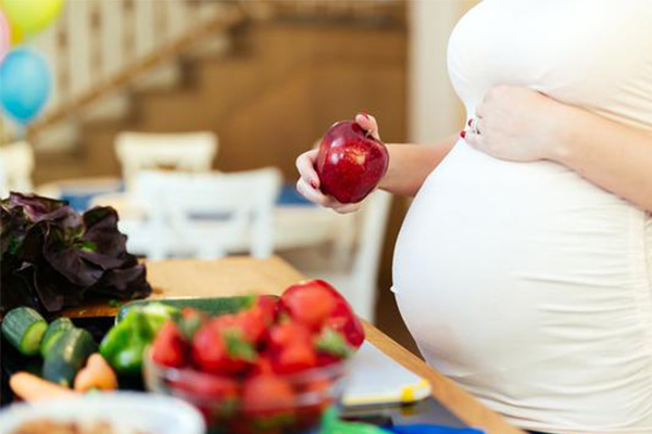 خواص خوردن سیب در بارداری